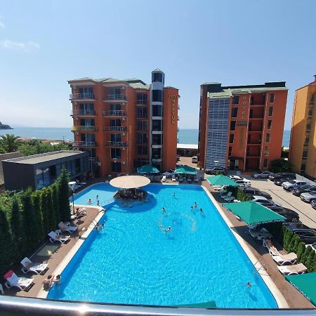 Hotel Neptun クヴァリアティ エクステリア 写真