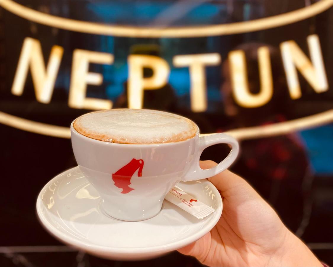 Hotel Neptun クヴァリアティ エクステリア 写真