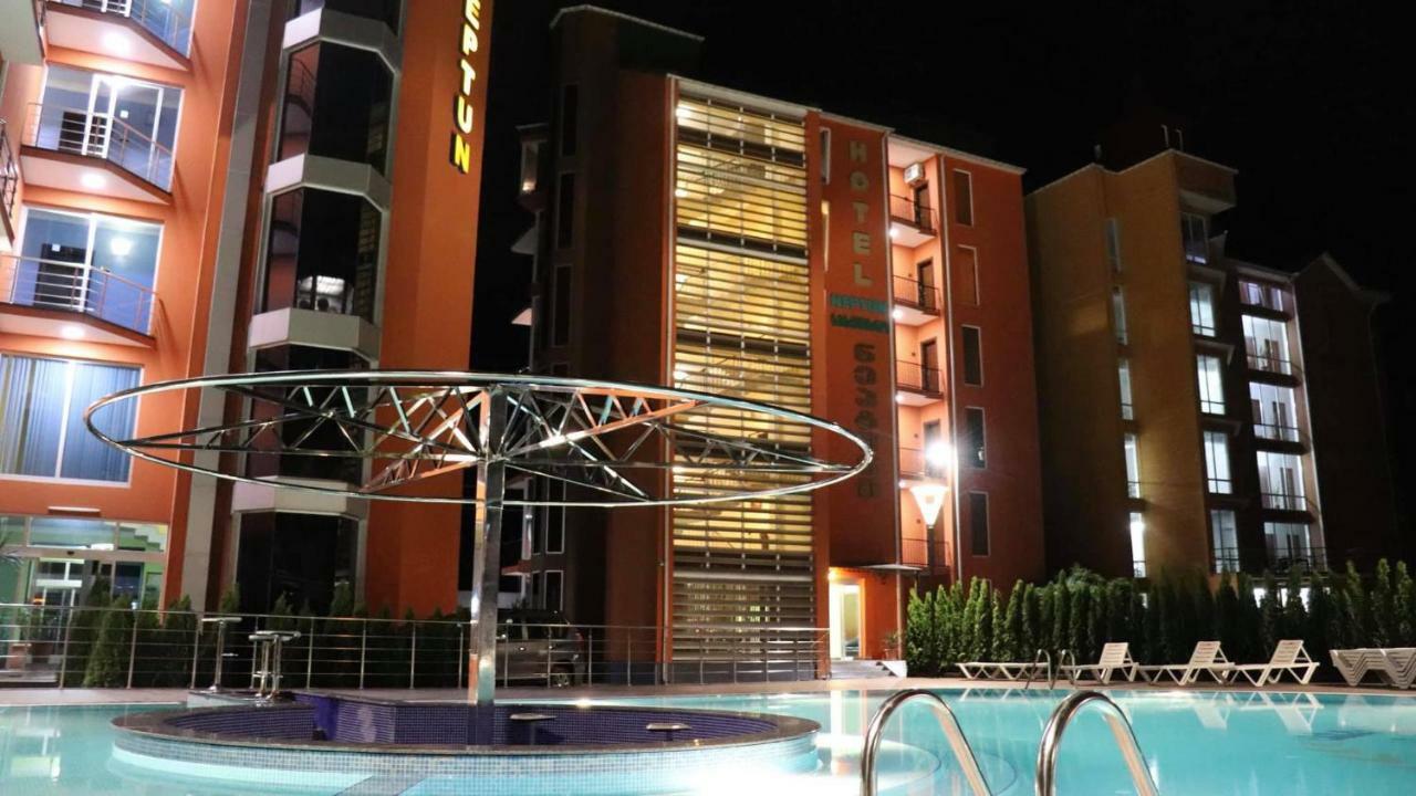 Hotel Neptun クヴァリアティ エクステリア 写真